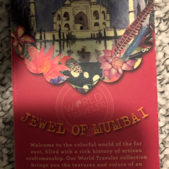 Jewel of Mumbai decorative pillows - Picture 3 of 5